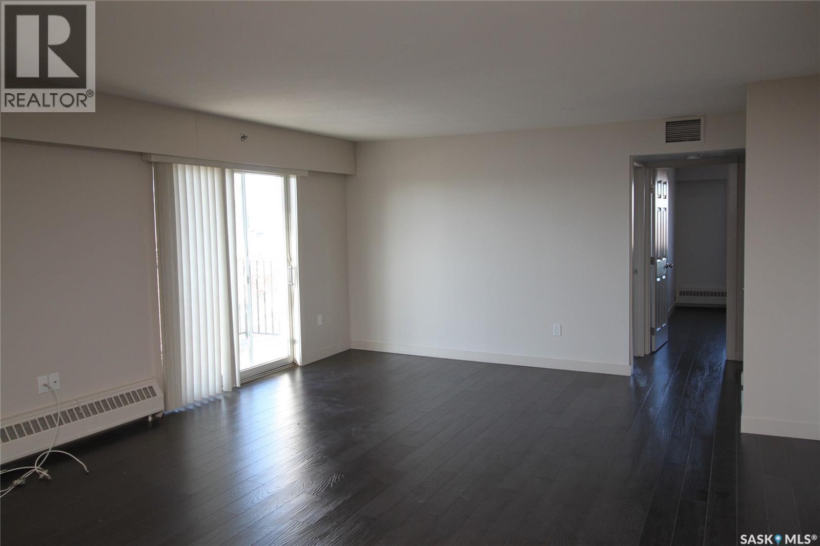 708 537 4Th Avenue N, Saskatoon, SK - Indoor Photo Showing Other Room