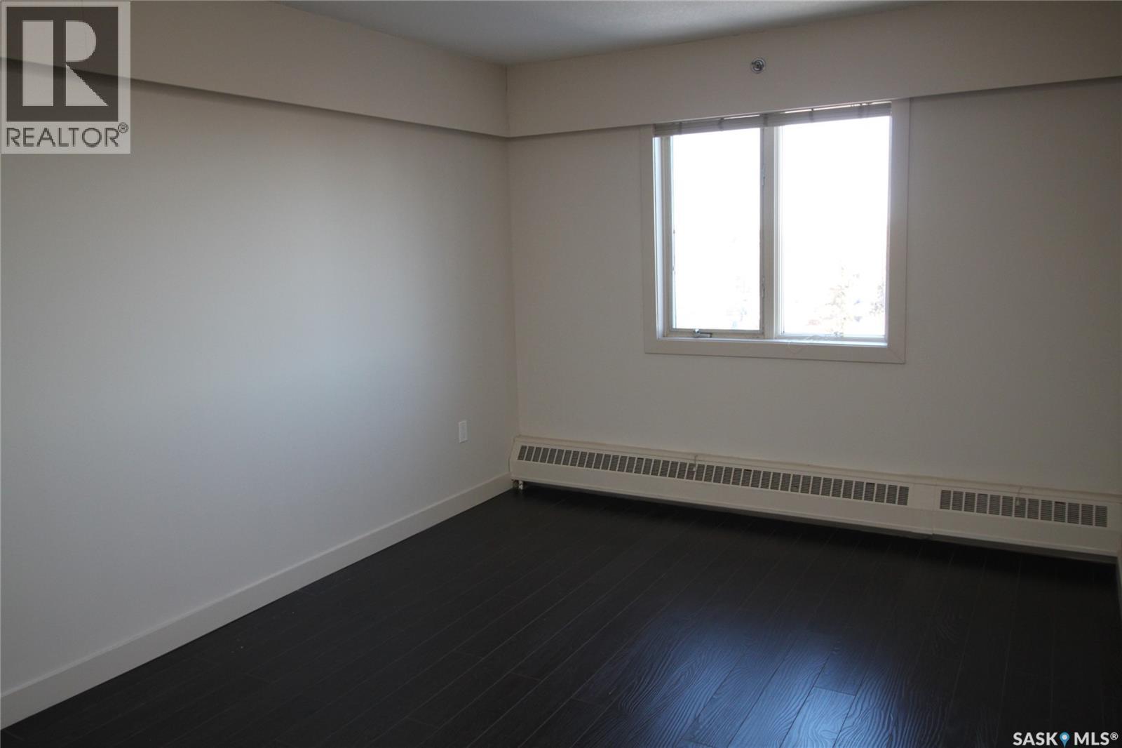 708 537 4Th Avenue N, Saskatoon, SK - Indoor Photo Showing Other Room