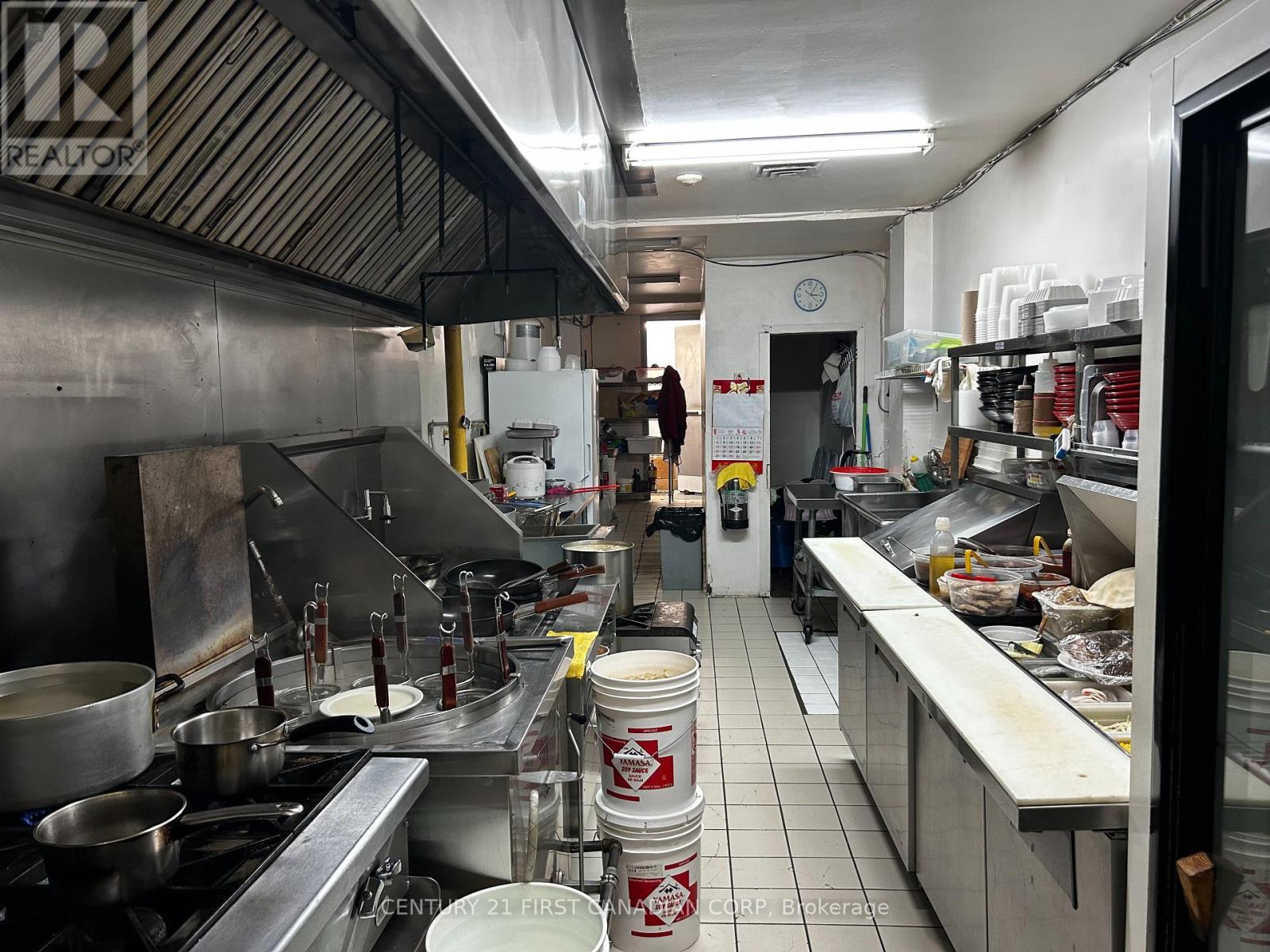 192 Dundas Street, London East (East F), ON