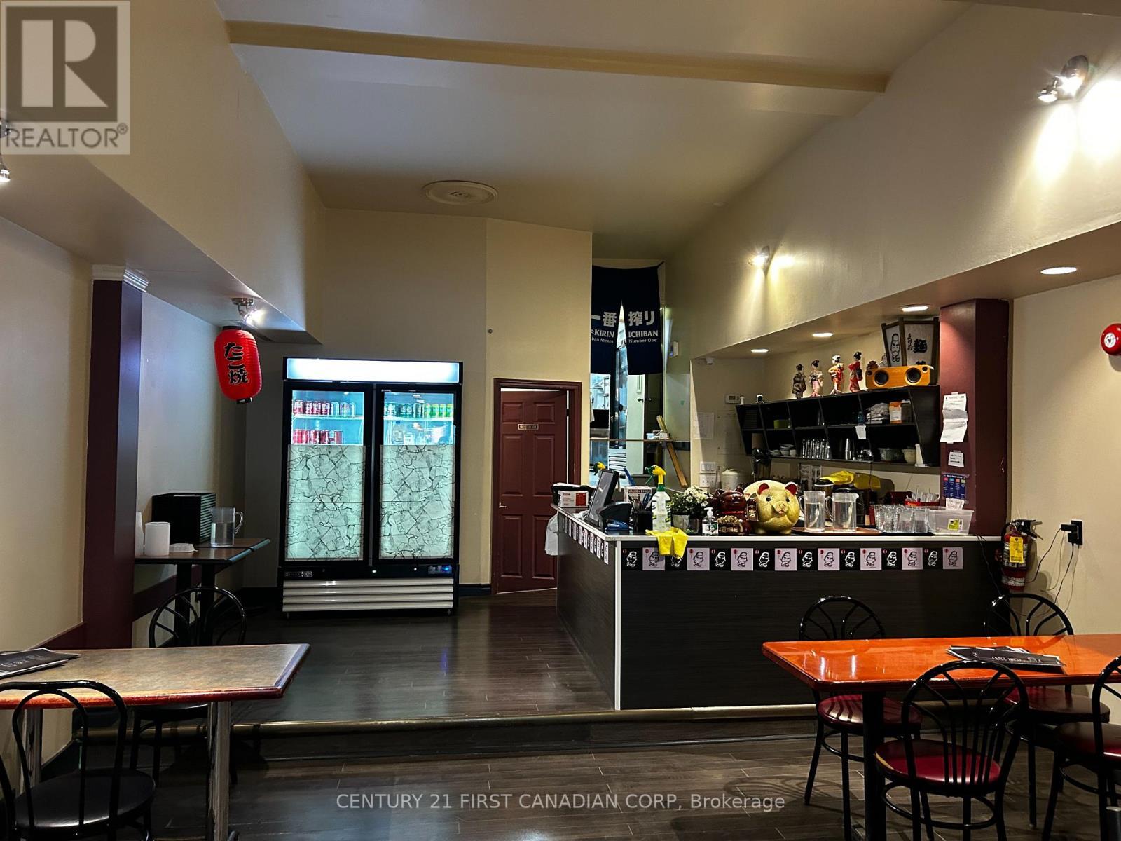 192 Dundas Street, London East (East F), ON