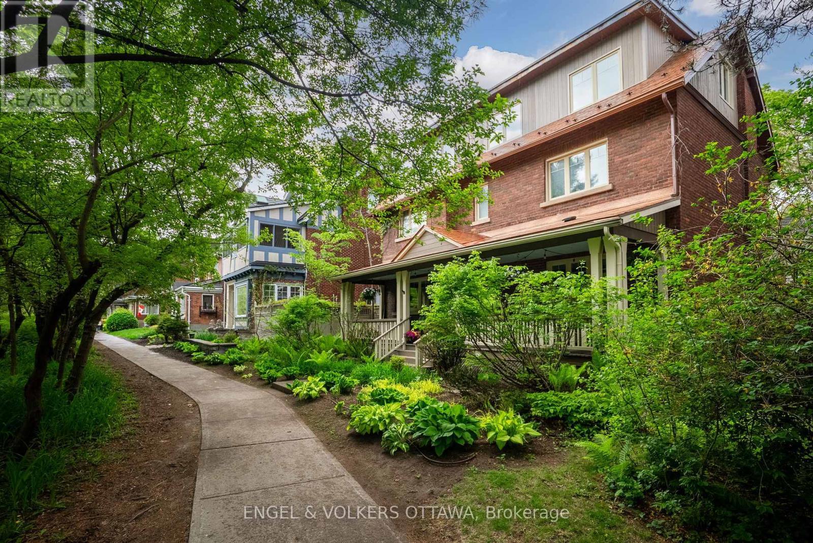 498 Queen Elizabeth Drive, Ottawa, ON - Outdoor