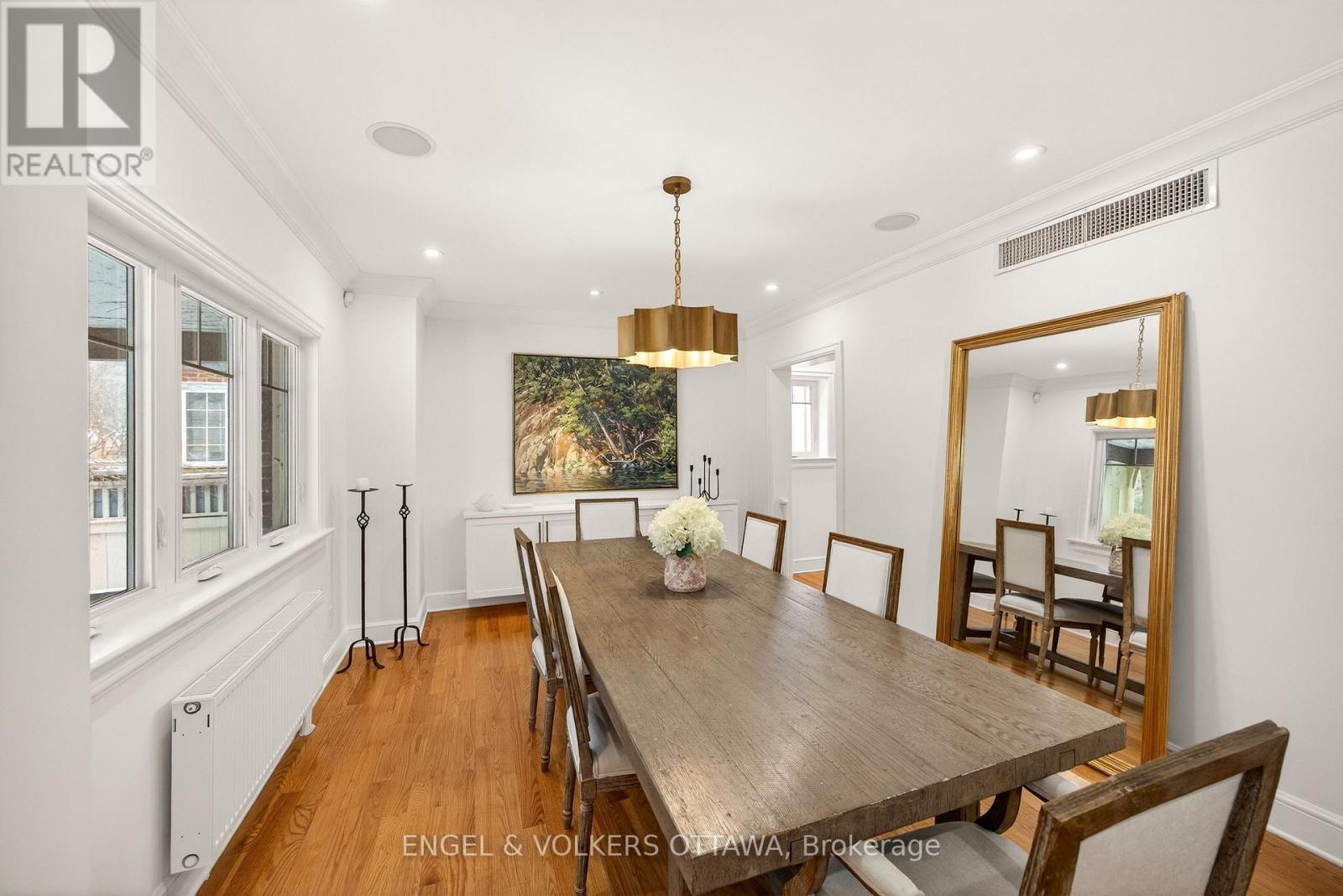 498 Queen Elizabeth Drive, Ottawa, ON - Indoor Photo Showing Dining Room