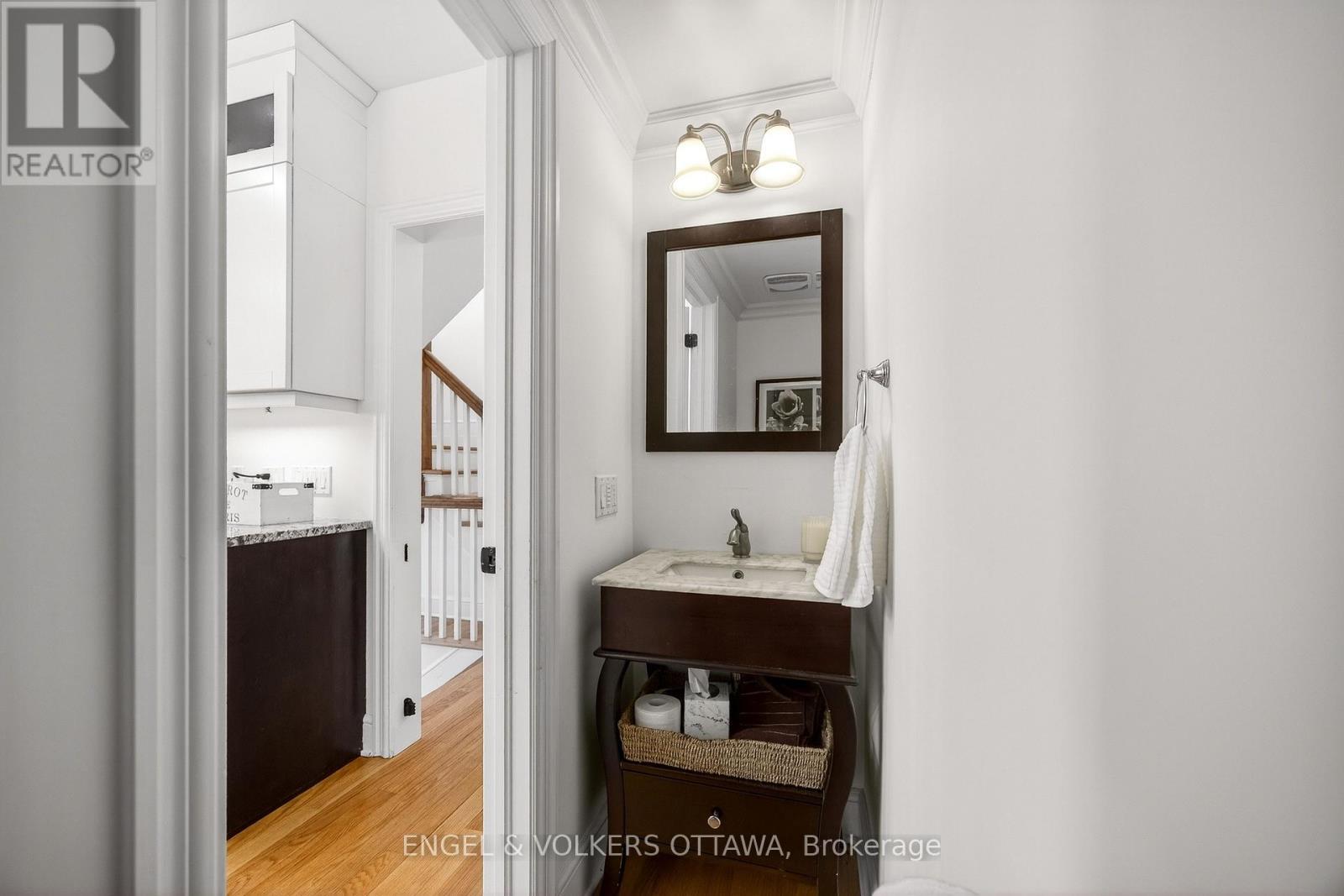 498 Queen Elizabeth Drive, Ottawa, ON - Indoor Photo Showing Other Room