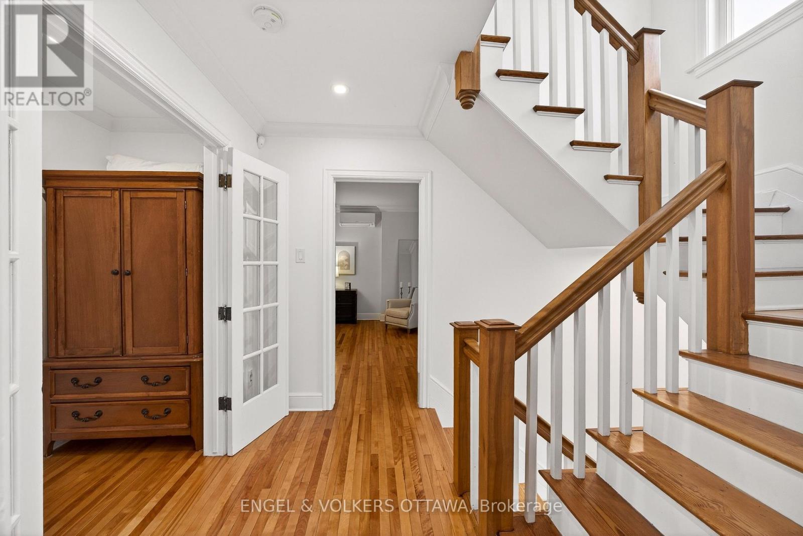498 Queen Elizabeth Drive, Ottawa, ON - Indoor Photo Showing Other Room