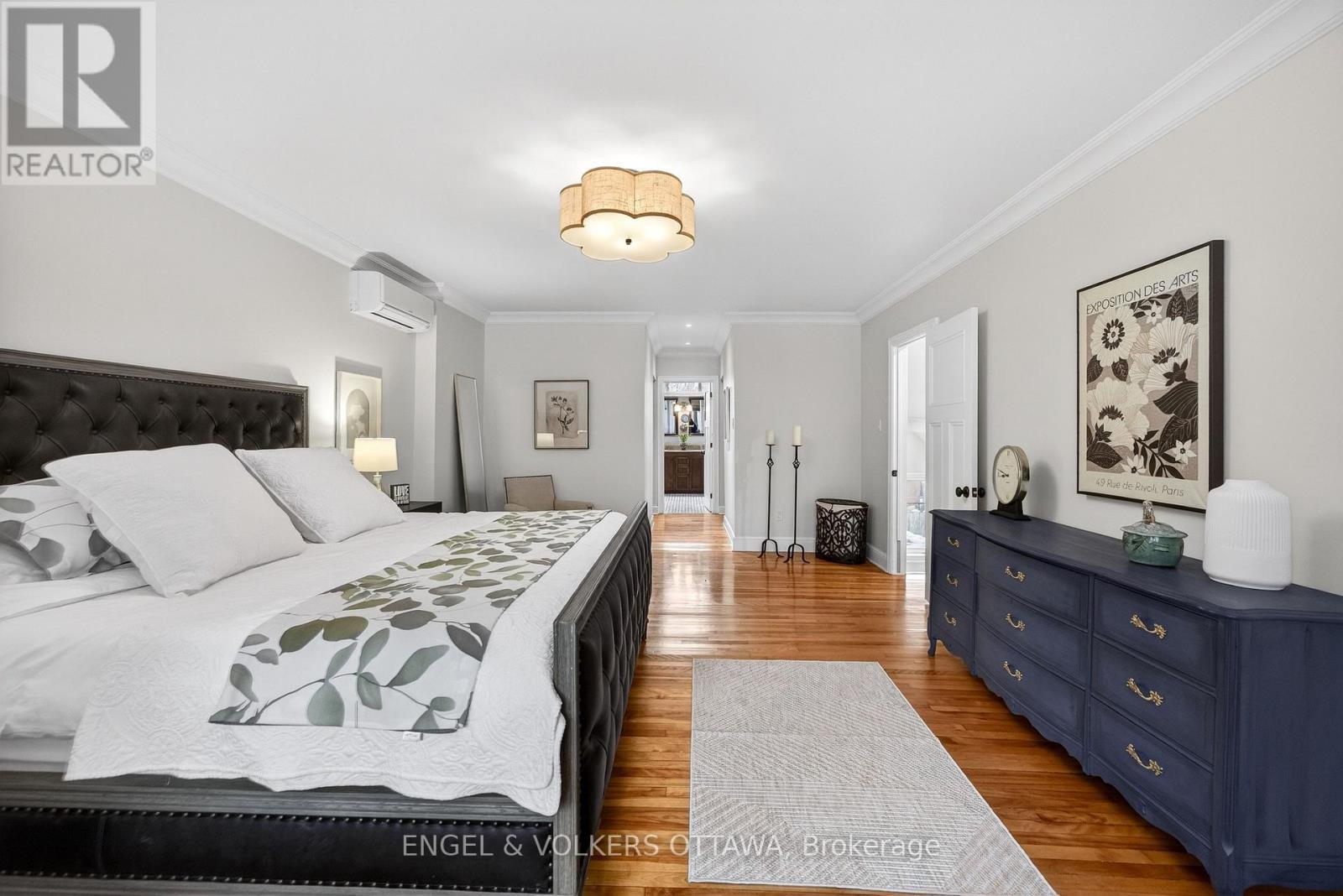 498 Queen Elizabeth Drive, Ottawa, ON - Indoor Photo Showing Bedroom