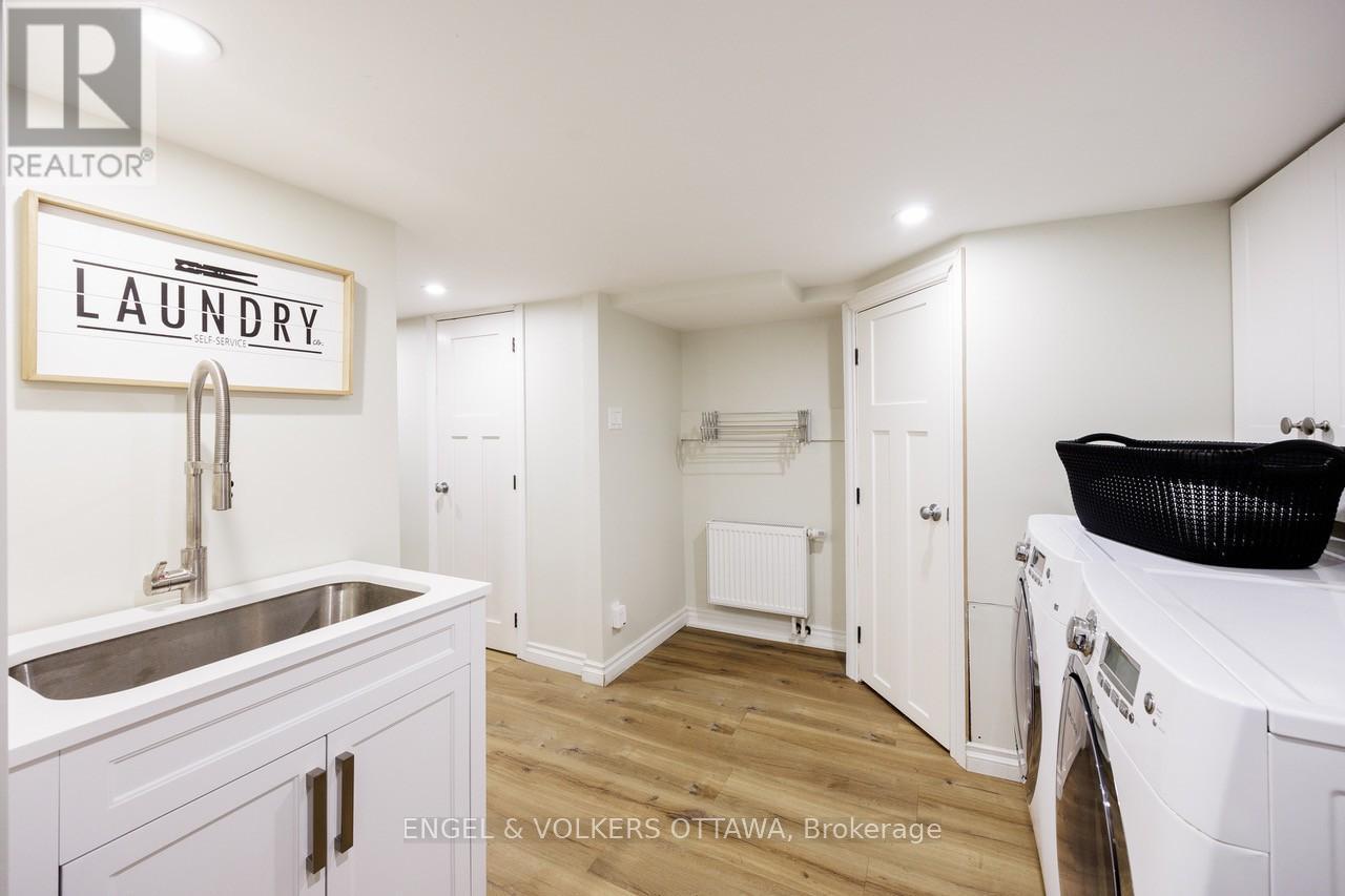 498 Queen Elizabeth Drive, Ottawa, ON - Indoor Photo Showing Laundry Room
