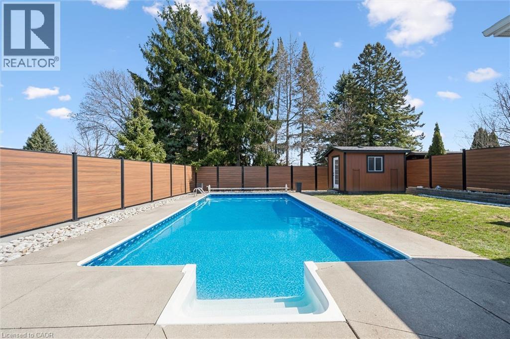 316 Dale Crescent, Waterloo, ON - Outdoor With In Ground Pool With Backyard