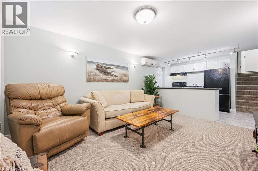 316 Dale Crescent, Waterloo, ON - Indoor Photo Showing Living Room