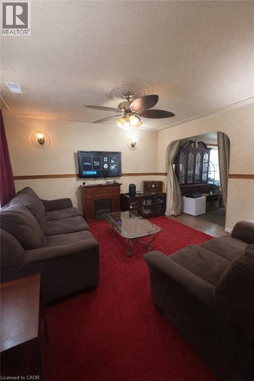 1382 Cannon Street E, Hamilton, ON - Indoor