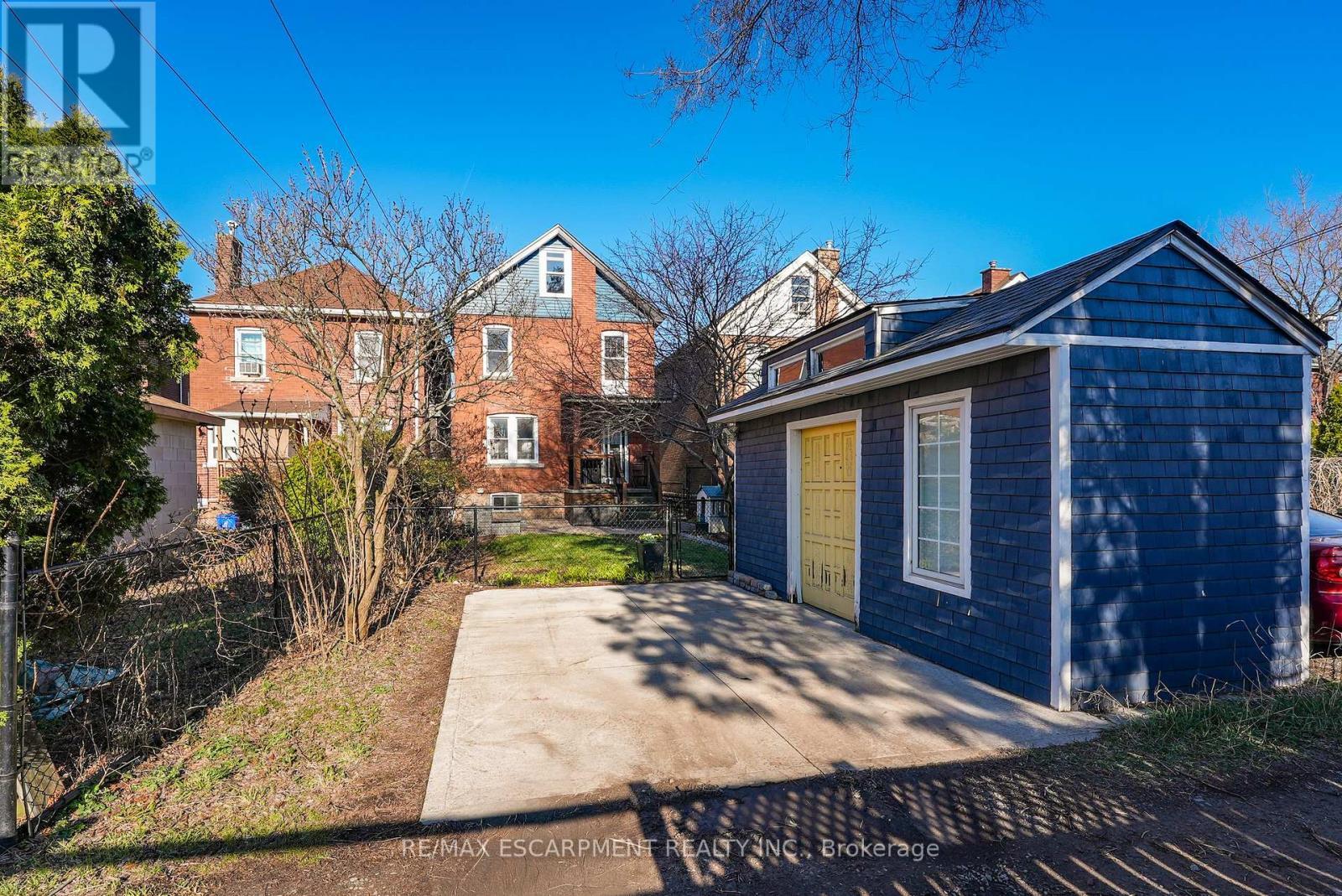 207 Edgemont Street S, Hamilton, ON - Outdoor