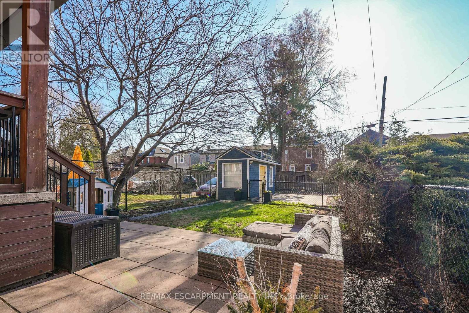 207 Edgemont Street S, Hamilton, ON - Outdoor