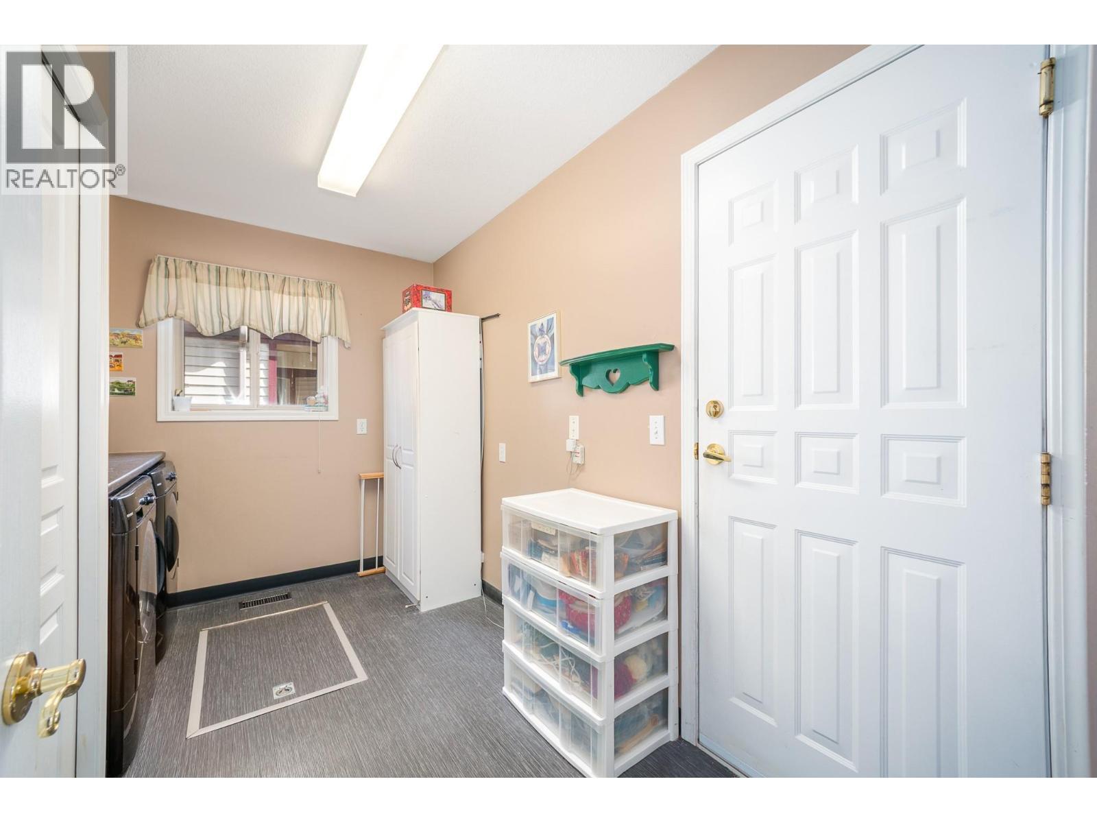 550 Yates Road Unit# 118, Kelowna, BC - Indoor Photo Showing Other Room