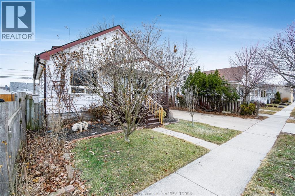 1541 Albert, Windsor, ON - Outdoor