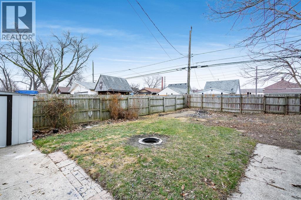 1541 Albert, Windsor, ON - Outdoor