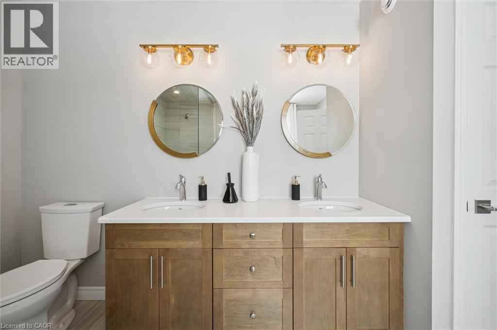 97 Rivertrail Avenue, Kitchener, ON - Indoor Photo Showing Bathroom
