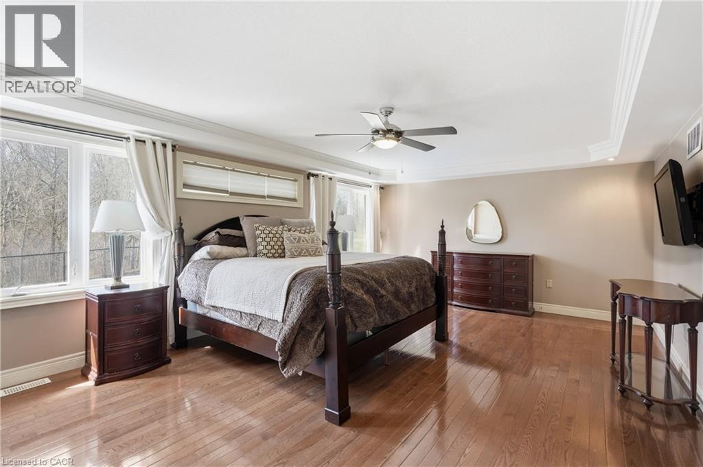 240 Cloverleaf Drive, Ancaster, ON - Indoor Photo Showing Bedroom