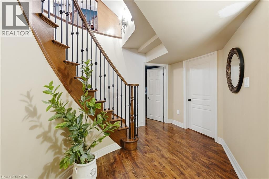 240 Cloverleaf Drive, Ancaster, ON - Indoor Photo Showing Other Room