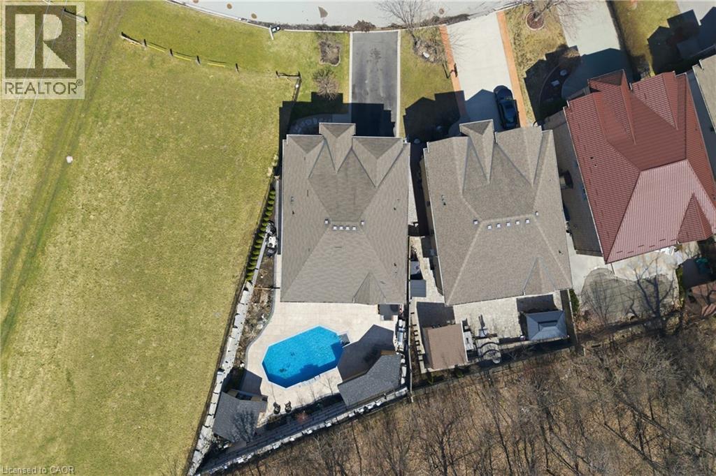 240 Cloverleaf Drive, Ancaster, ON - Outdoor