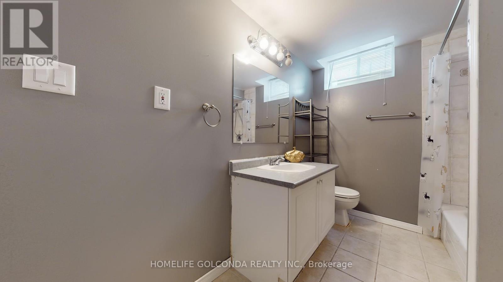 39 Etherington Crescent, Barrie, ON - Indoor Photo Showing Bathroom