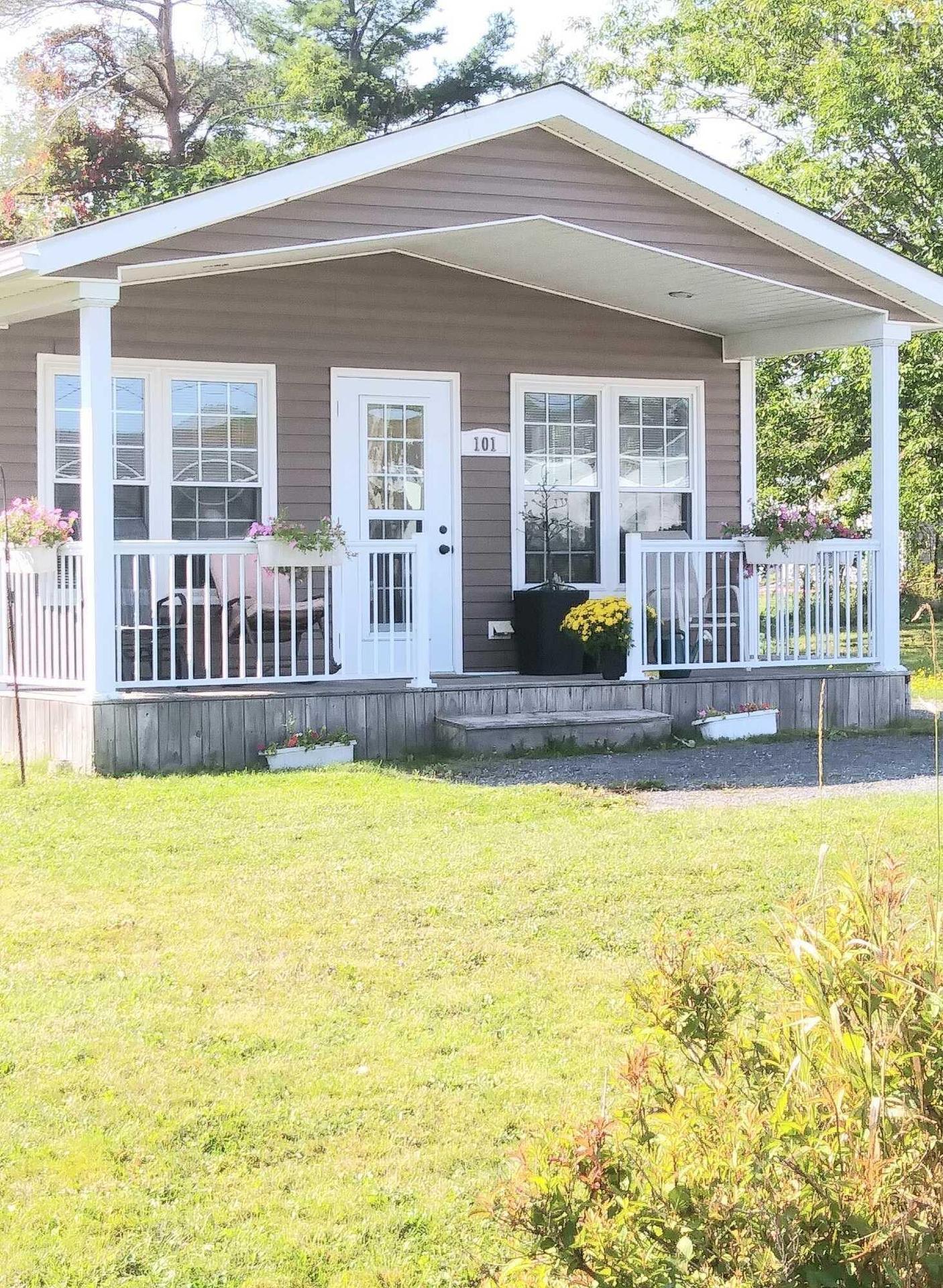 101 Acadia Avenue, Stellarton, NS