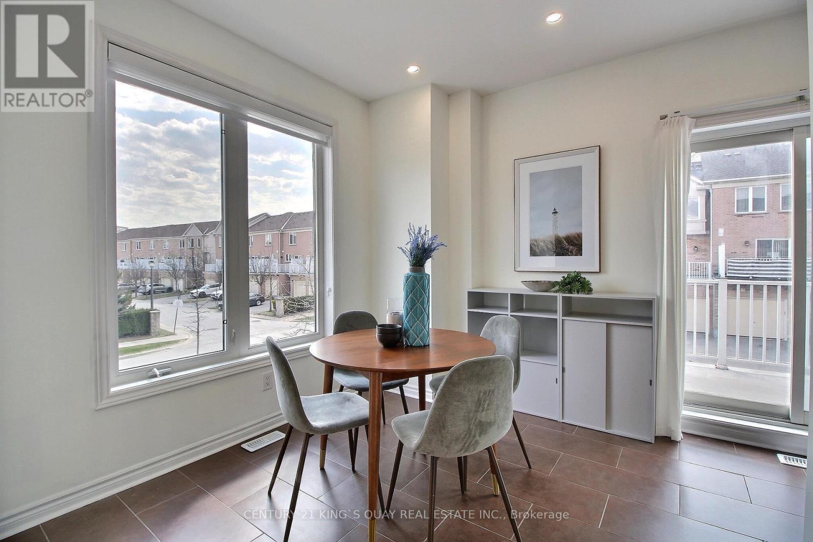 40 Leitchcroft Crescent, Markham, ON - Indoor Photo Showing Dining Room