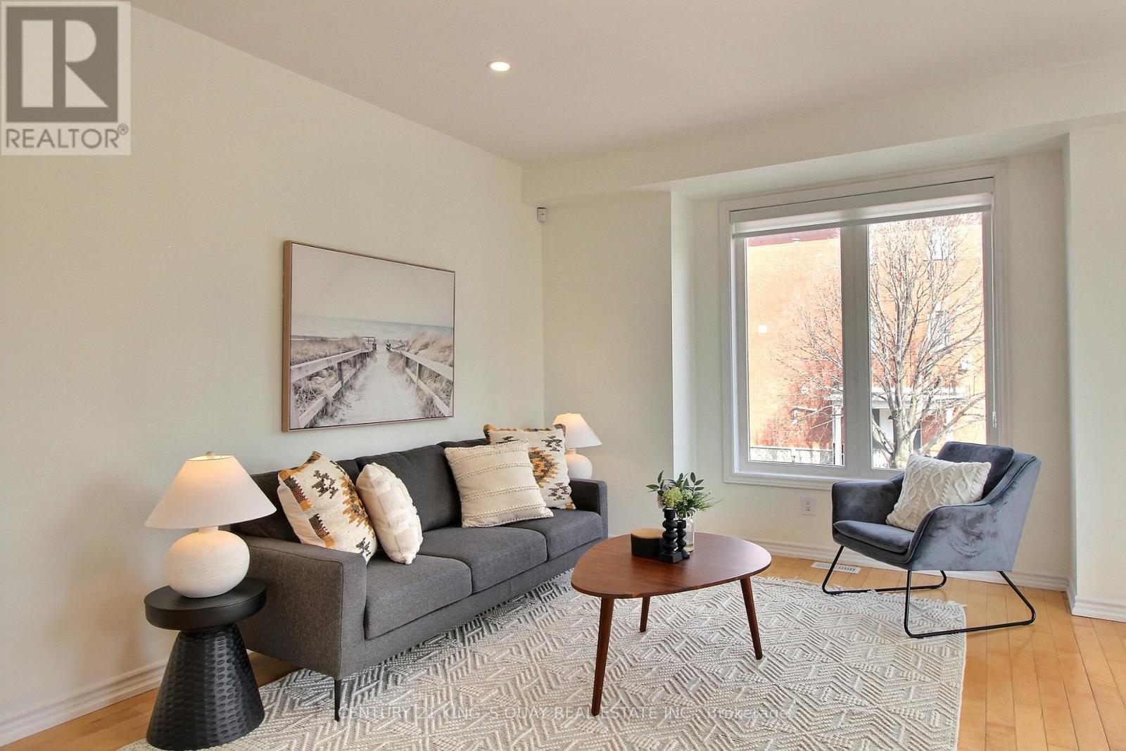 40 Leitchcroft Crescent, Markham, ON - Indoor Photo Showing Living Room