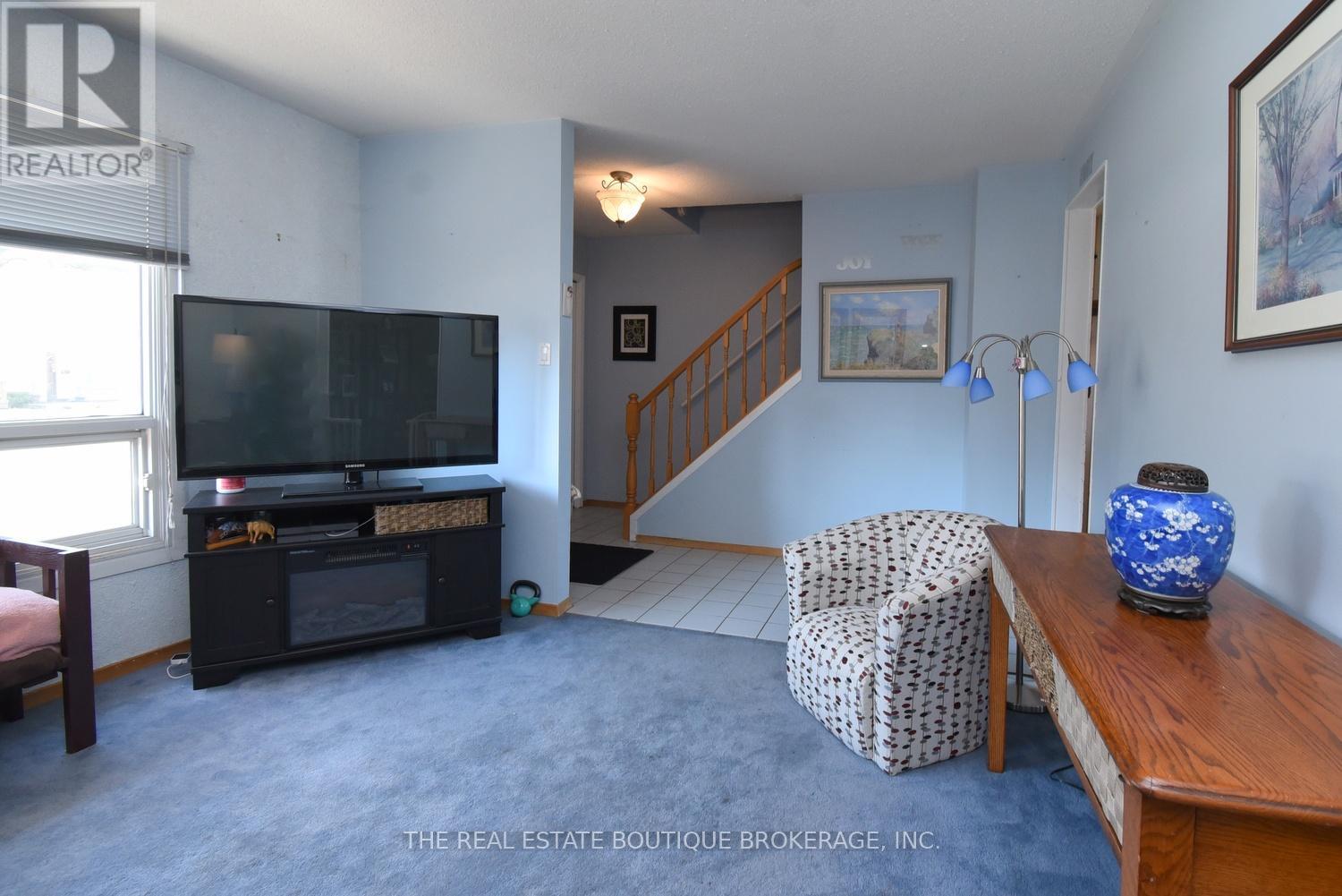 Living room and front hall area - 1345 Colonsay Drive, Burlington, ON