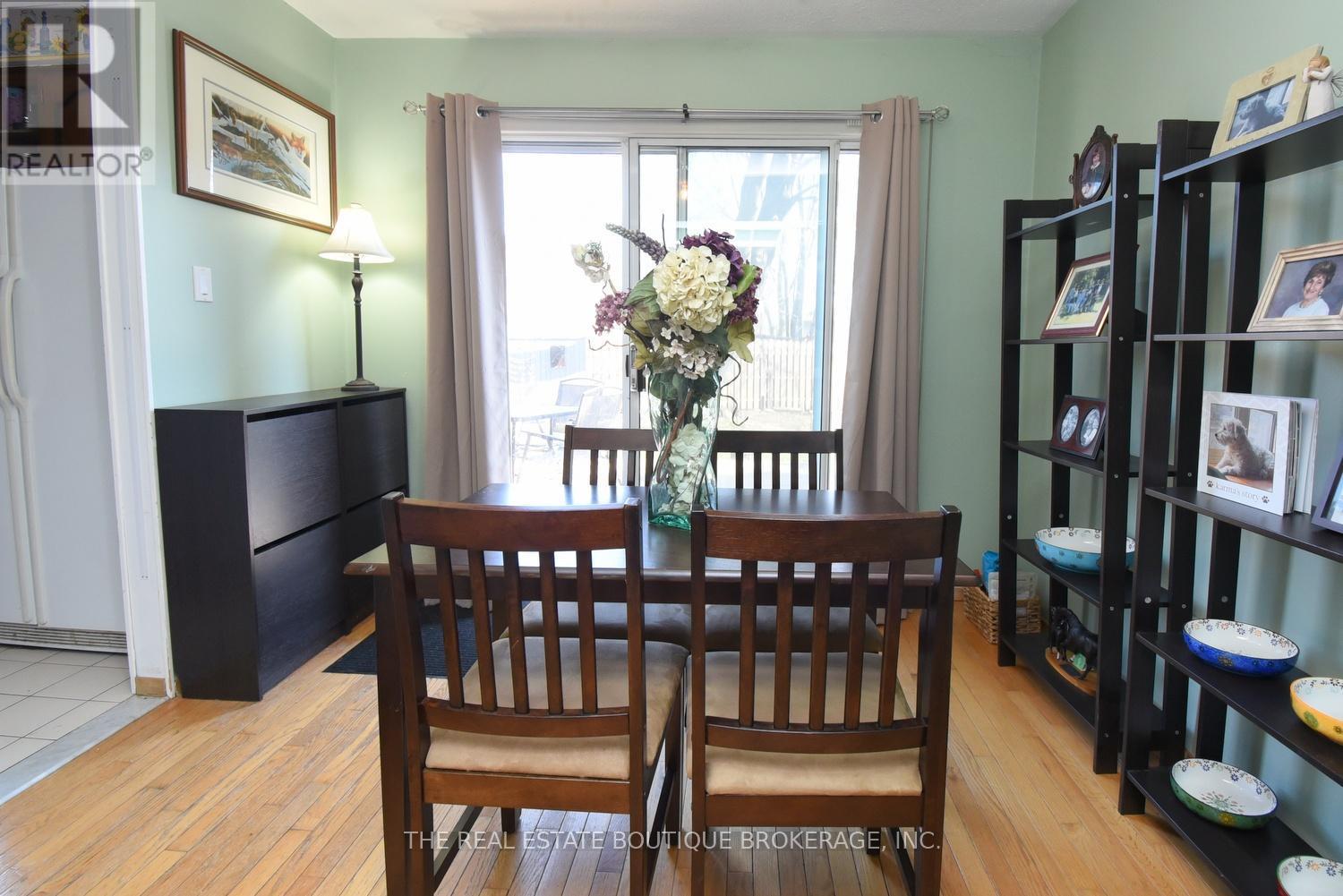 Dining room featuring hardwood floors - 1345 Colonsay Drive, Burlington, ON