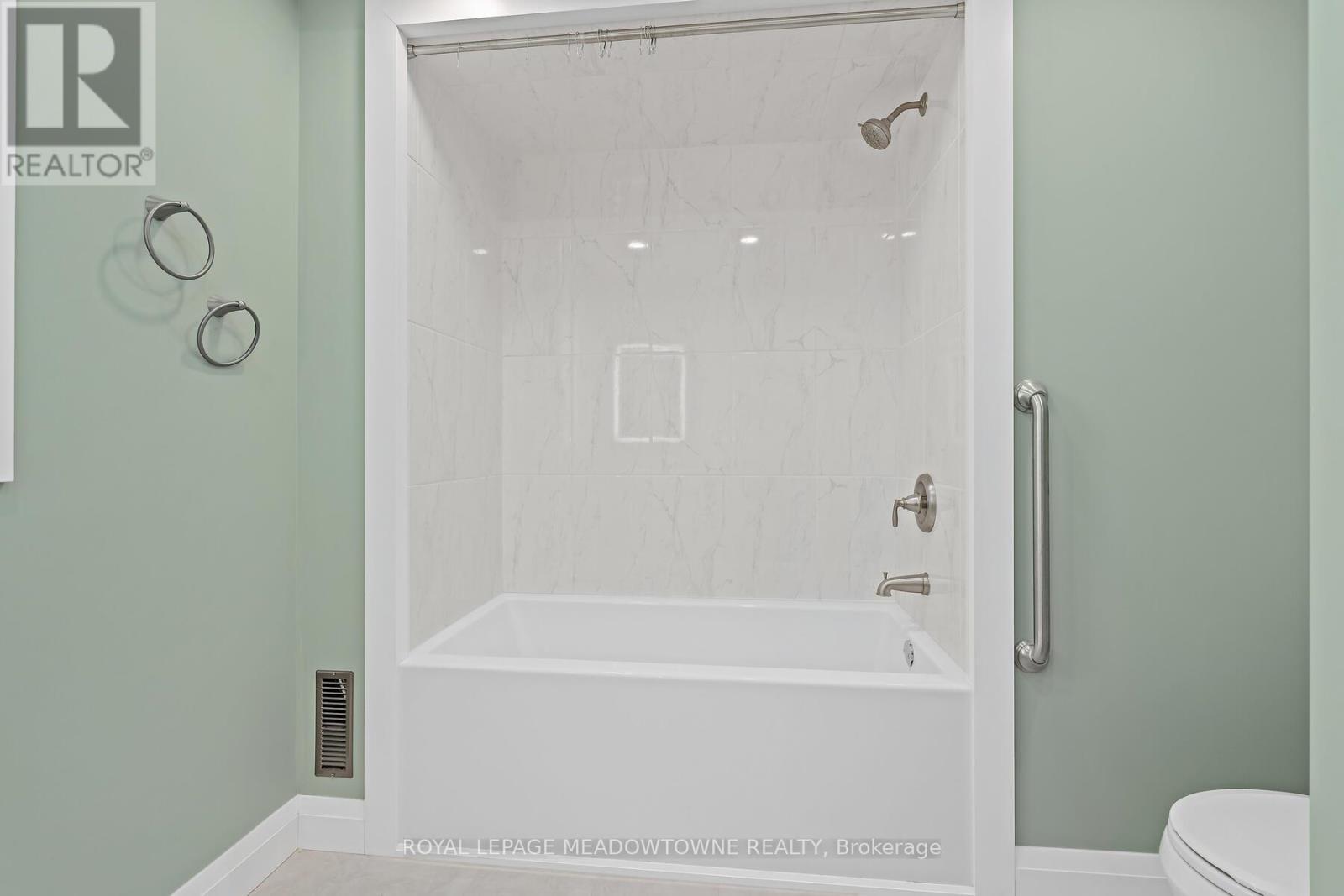 3 Bard Lane, Halton Hills, ON - Indoor Photo Showing Bathroom