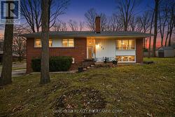 142 BEECHWOOD CRESCENT Newmarket, ON L3Y 1W3