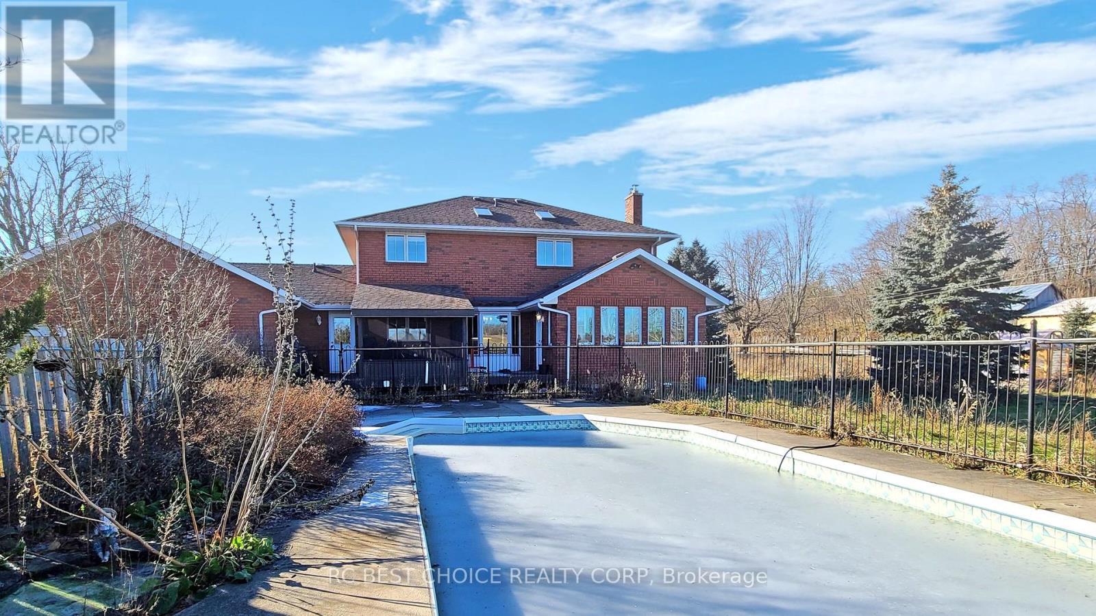 571 Hickory Beach Road, Kawartha Lakes, ON - Outdoor With Deck Patio Veranda