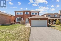 94 HOWLETT AVENUE Newmarket (Huron Heights-Leslie Valley), ON L3Y 5S5