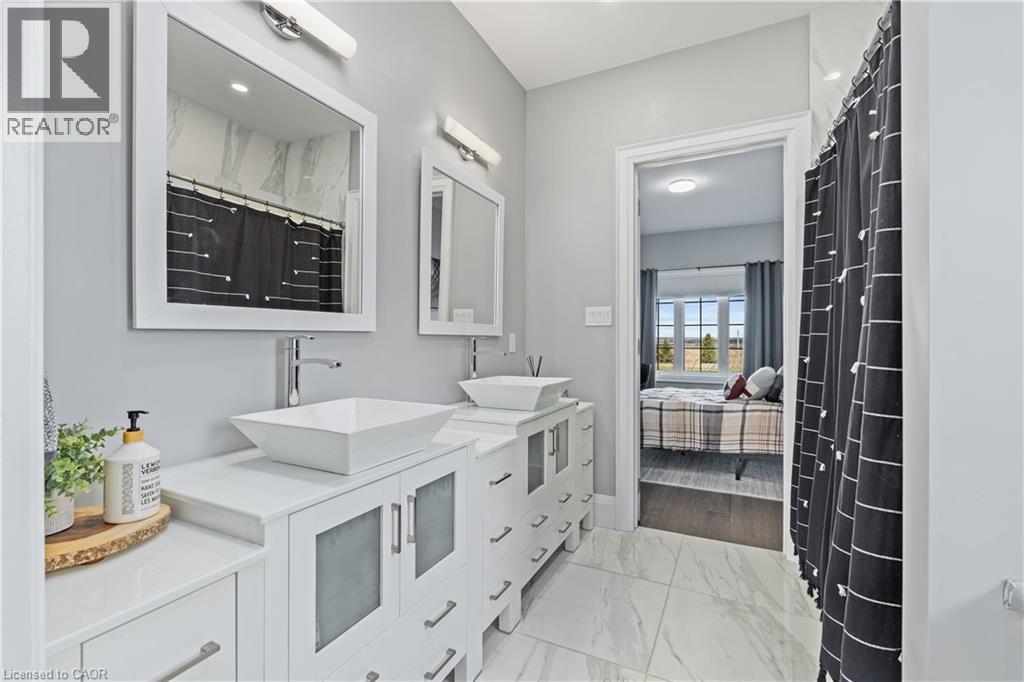 9677 Tenth Sideroad, Erin, ON - Indoor