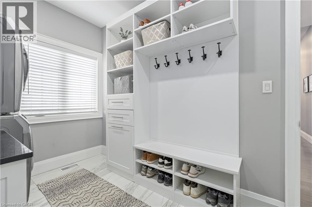 9677 Tenth Sideroad, Erin, ON - Indoor