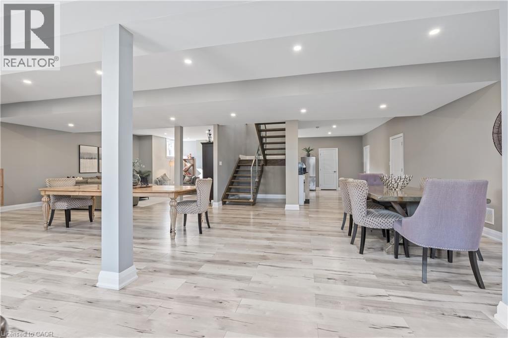 9677 Tenth Sideroad, Erin, ON - Indoor Photo Showing Dining Room