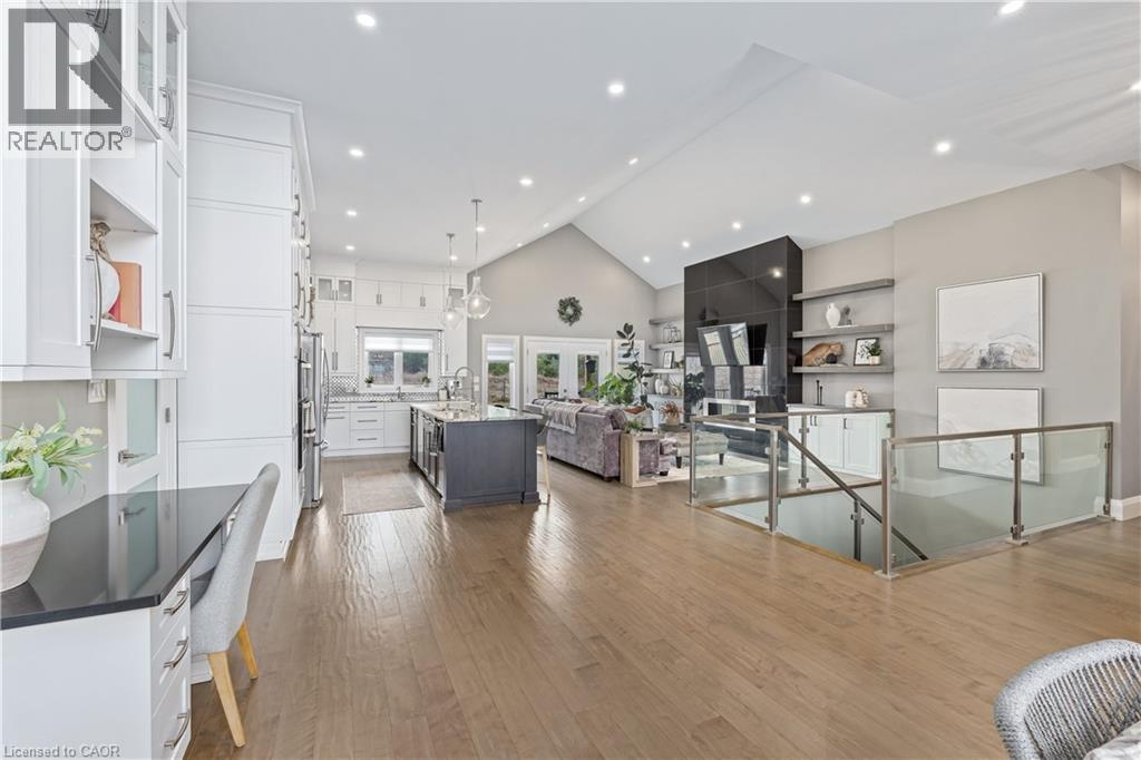 9677 Tenth Sideroad, Erin, ON - Indoor