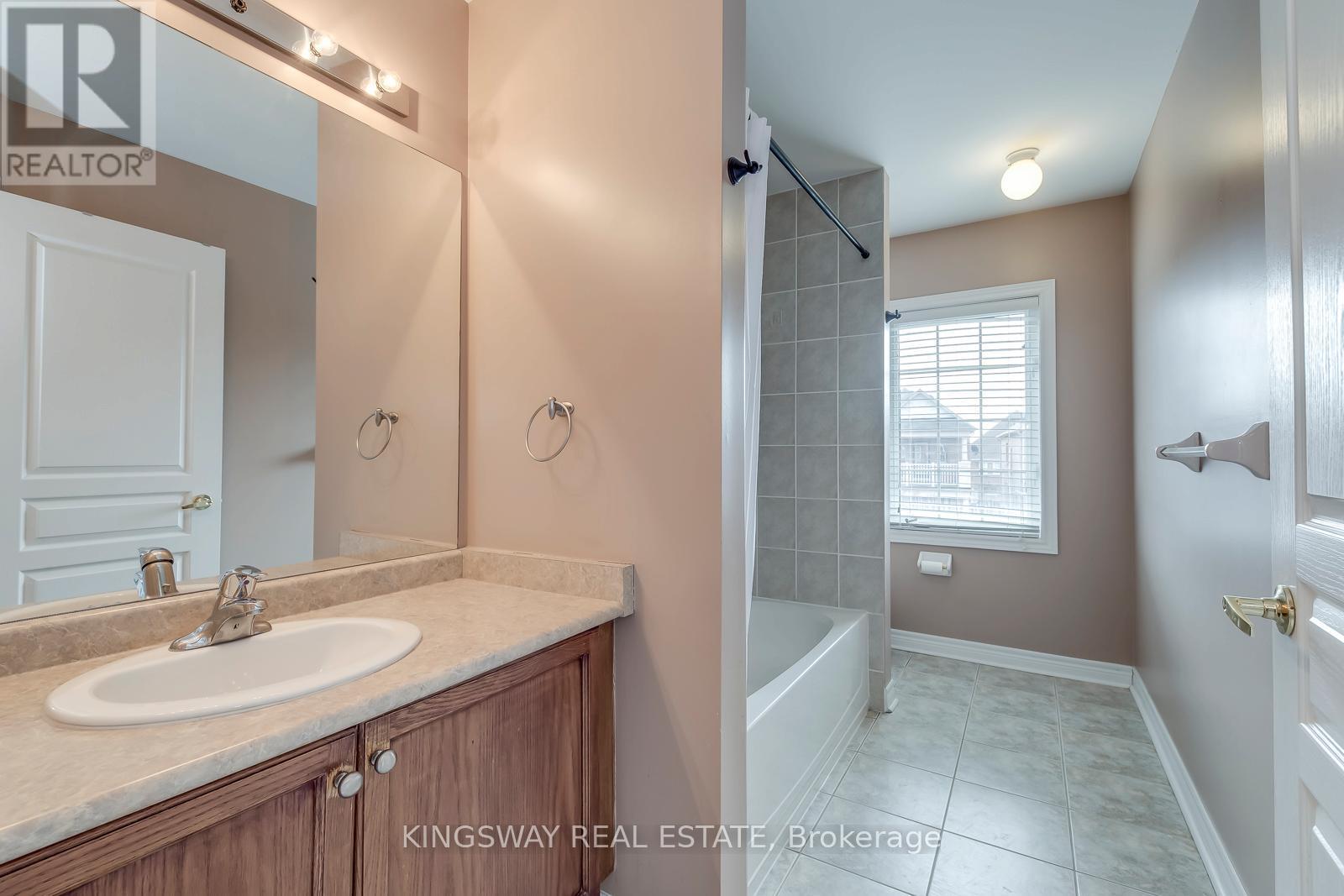 5479 Fudge Terrace, Mississauga, ON - Indoor Photo Showing Bathroom