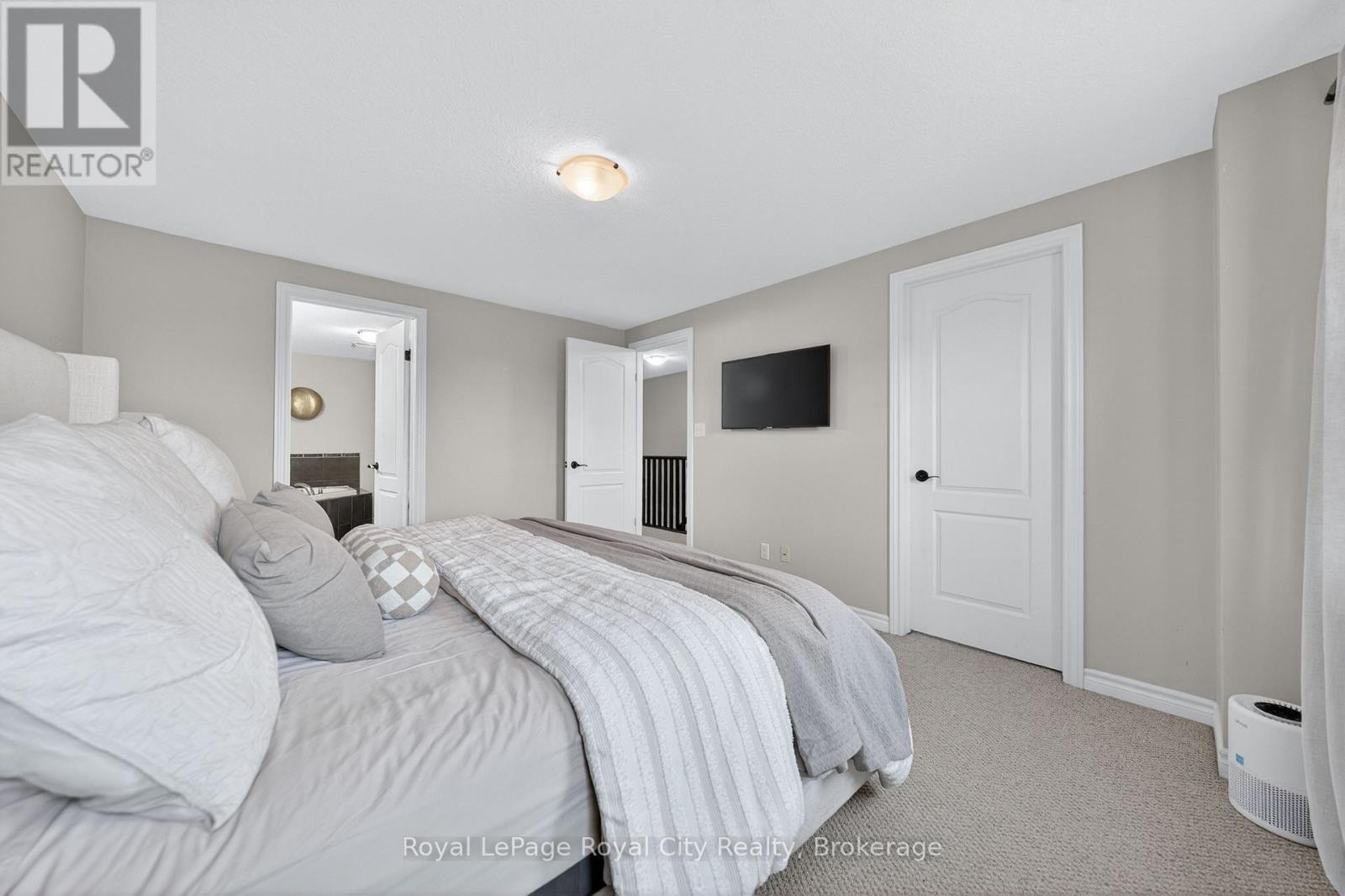 102 Edwards Street, Guelph (Grange Road), ON - Indoor Photo Showing Bedroom