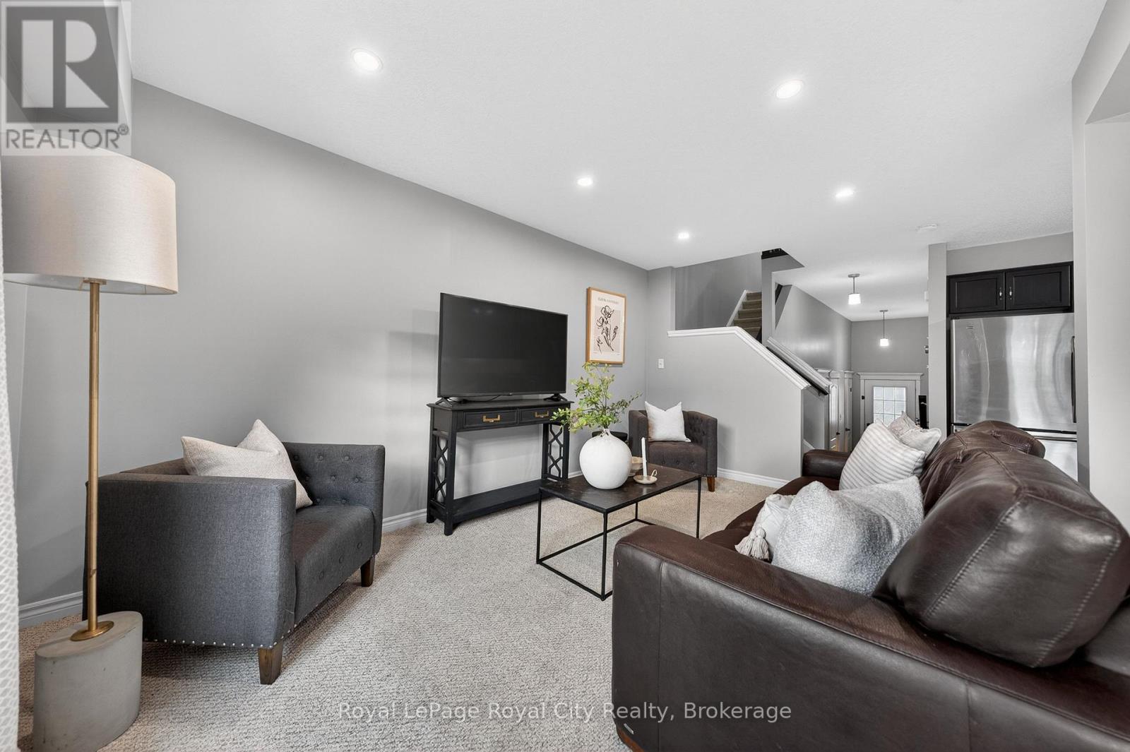 102 Edwards Street, Guelph (Grange Road), ON - Indoor Photo Showing Living Room