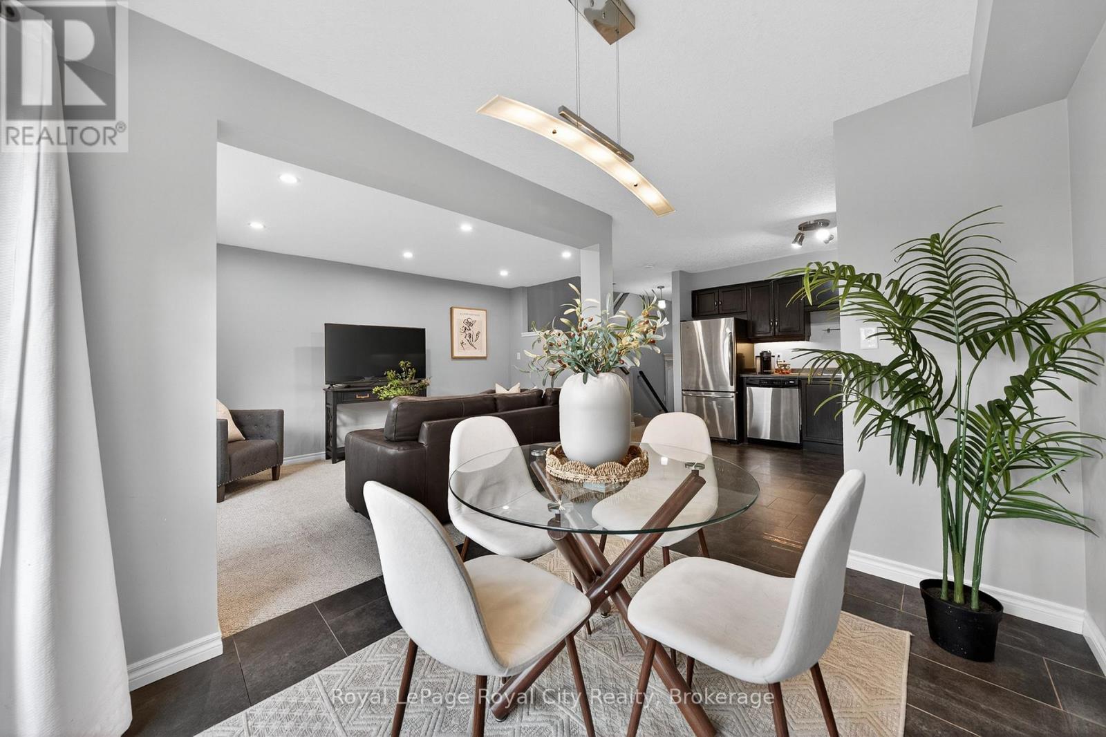 102 Edwards Street, Guelph (Grange Road), ON - Indoor Photo Showing Dining Room