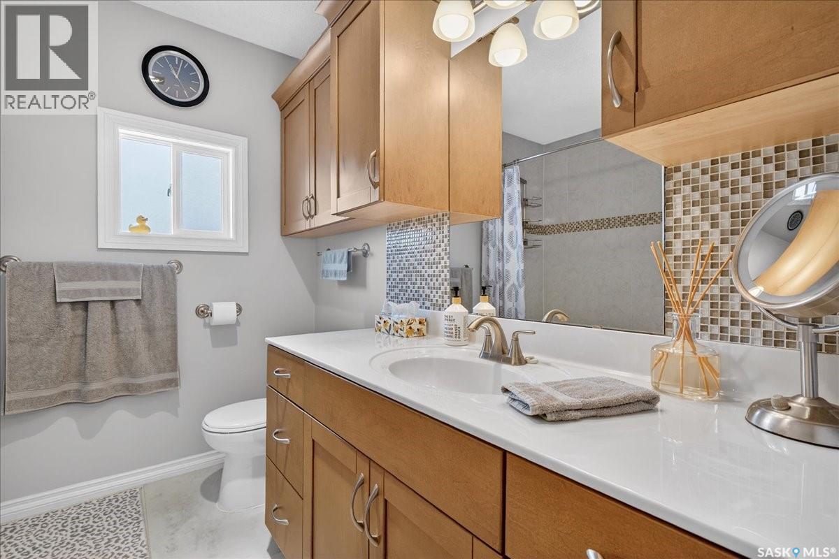 3718 Argyle Road, Regina, SK - Indoor Photo Showing Bathroom