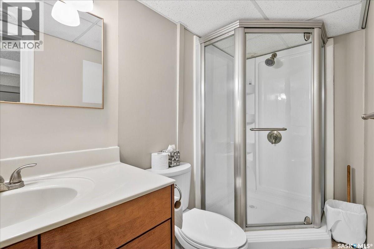 3718 Argyle Road, Regina, SK - Indoor Photo Showing Bathroom