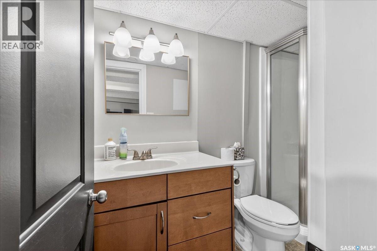 3718 Argyle Road, Regina, SK - Indoor Photo Showing Bathroom