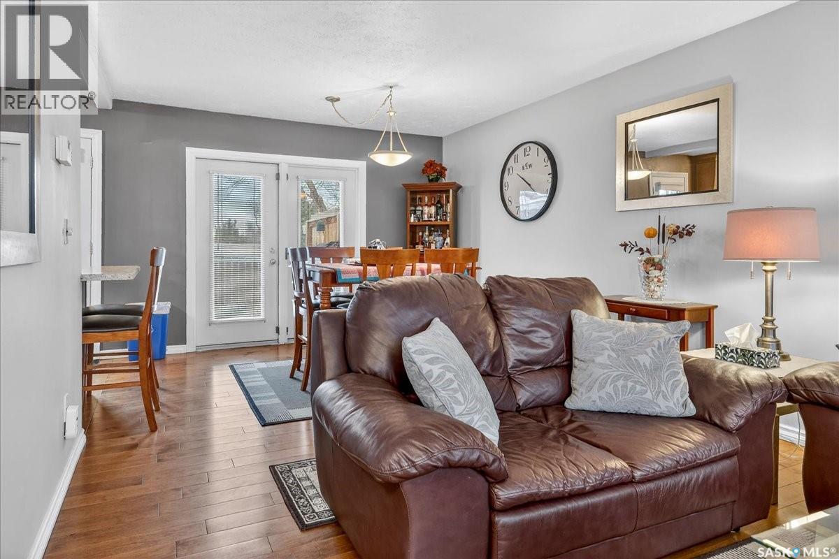 3718 Argyle Road, Regina, SK - Indoor Photo Showing Living Room