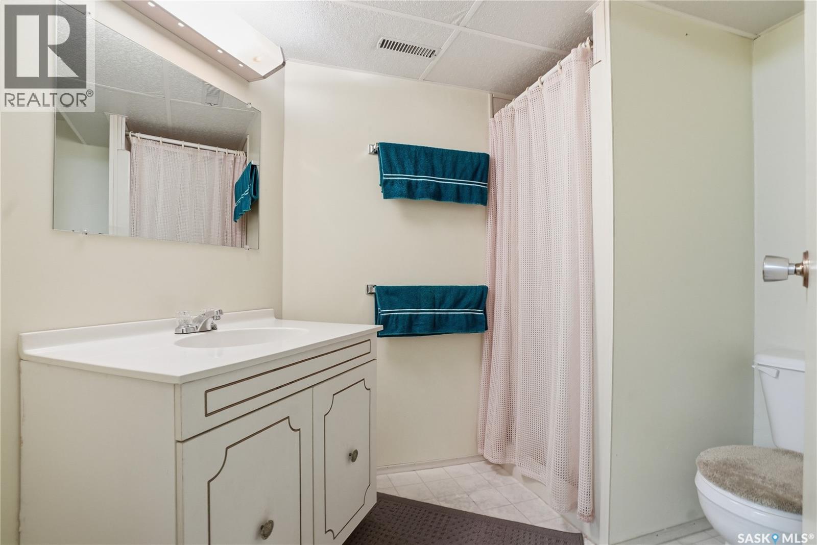 73 Champlin Crescent, Saskatoon, SK - Indoor Photo Showing Bathroom