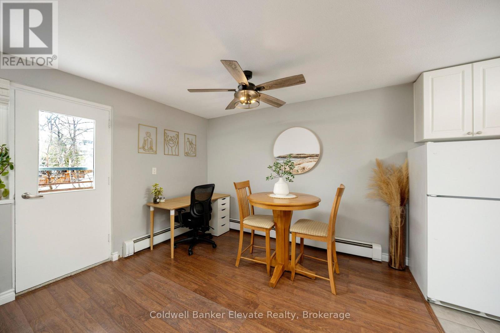 402 - 49 Park Avenue, Halton Hills, ON - Indoor Photo Showing Dining Room