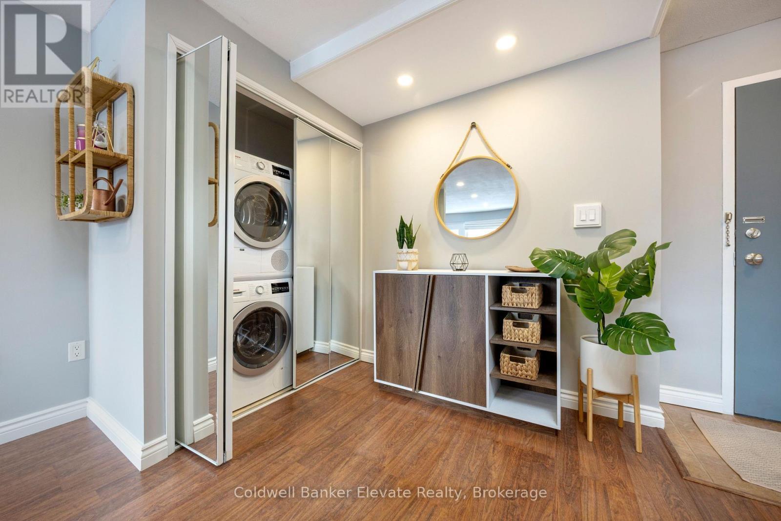 402 - 49 Park Avenue, Halton Hills, ON - Indoor Photo Showing Laundry Room