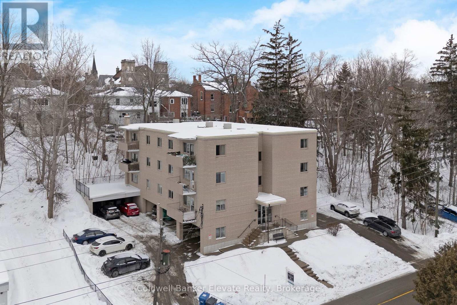 402 - 49 Park Avenue, Halton Hills, ON - Outdoor