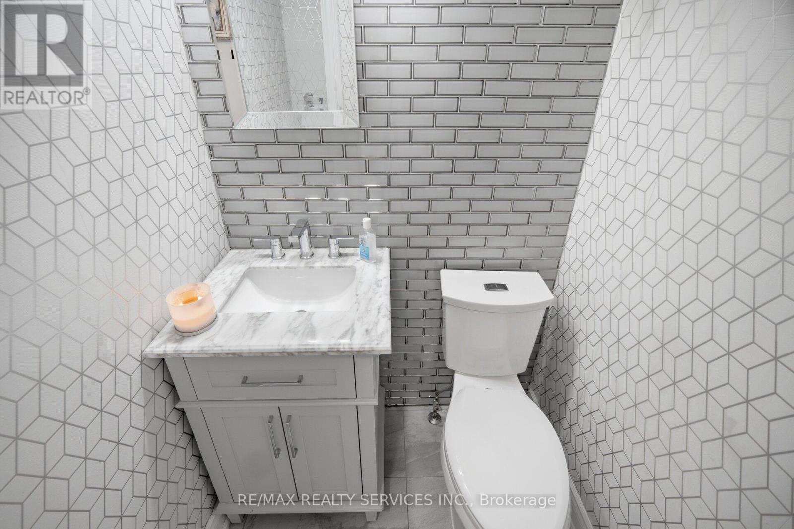 68 Elgin Drive, Brampton, ON - Indoor Photo Showing Bathroom