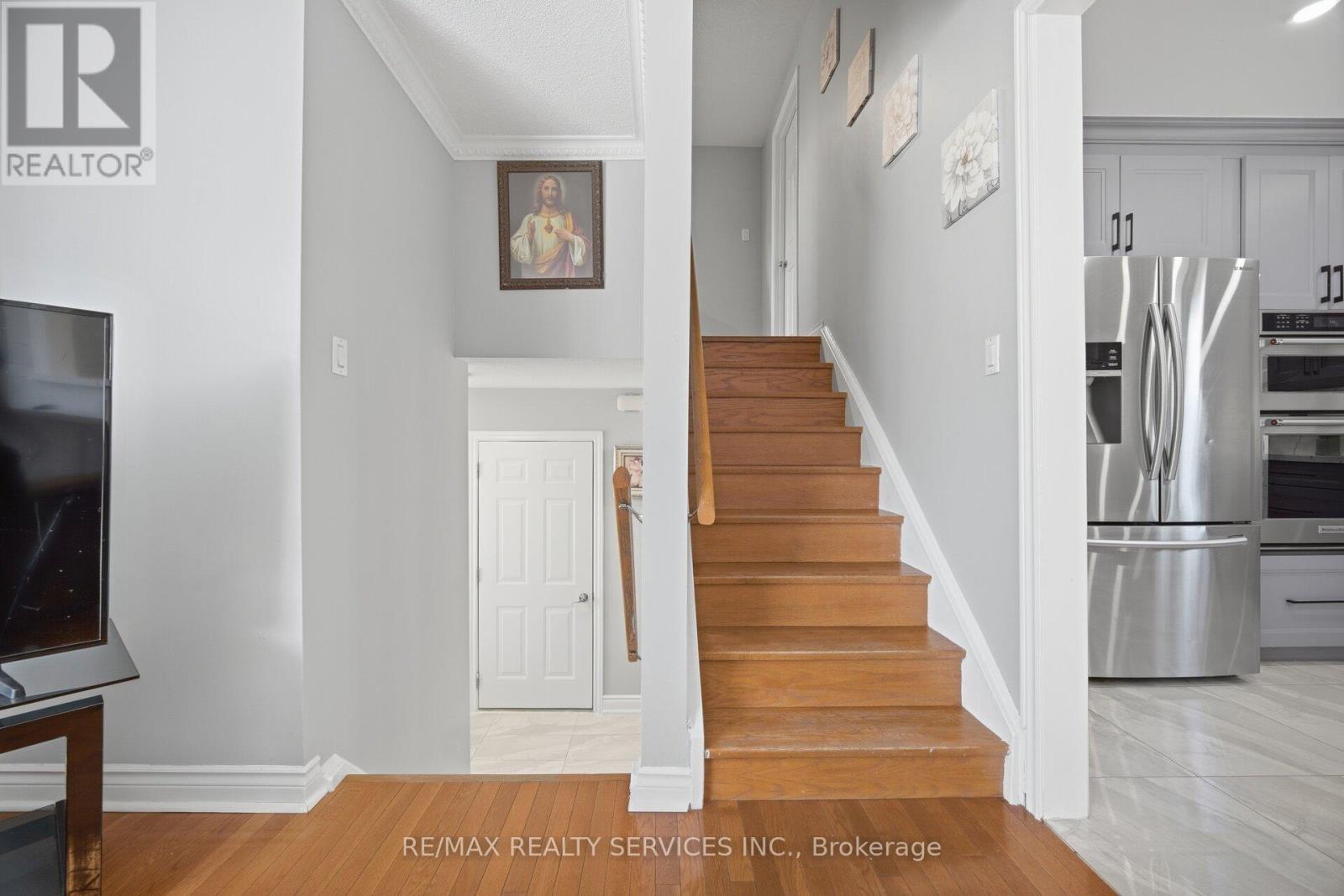 68 Elgin Drive, Brampton, ON - Indoor